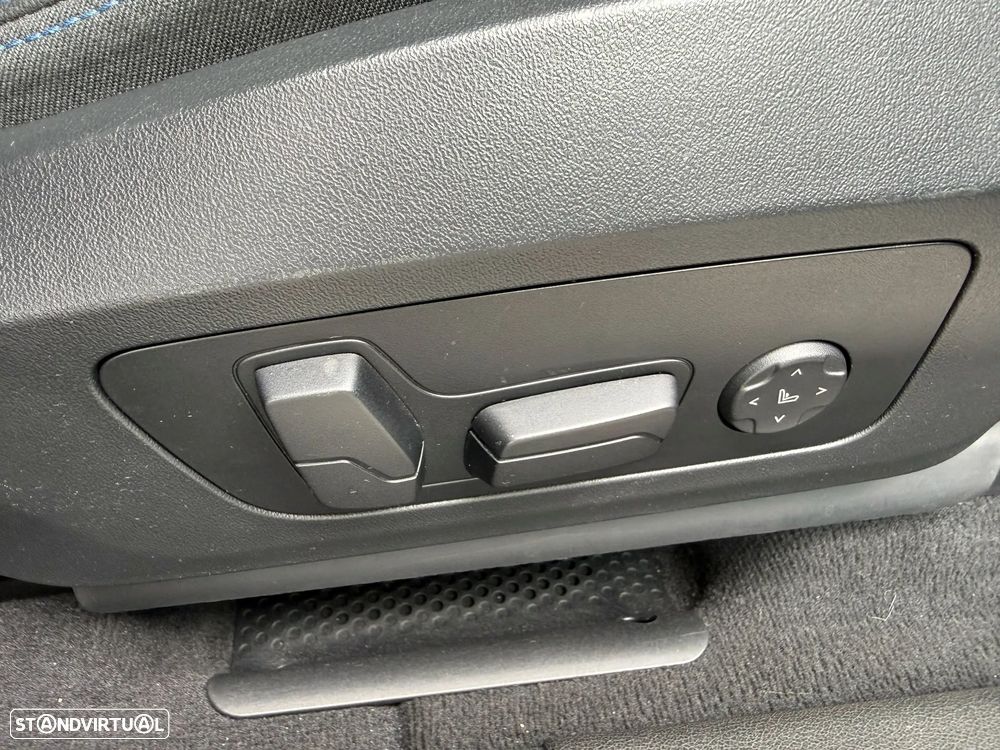 BMW 218 Active Tourer d Pack Desportivo M Auto - 31