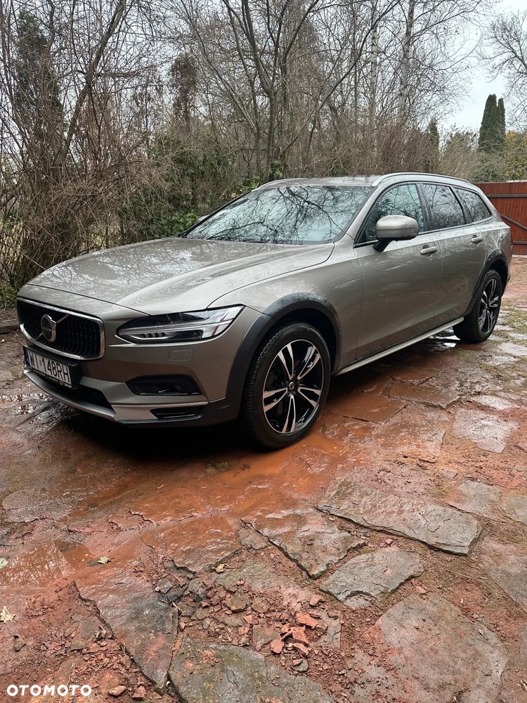 Volvo V90 Cross Country - 2