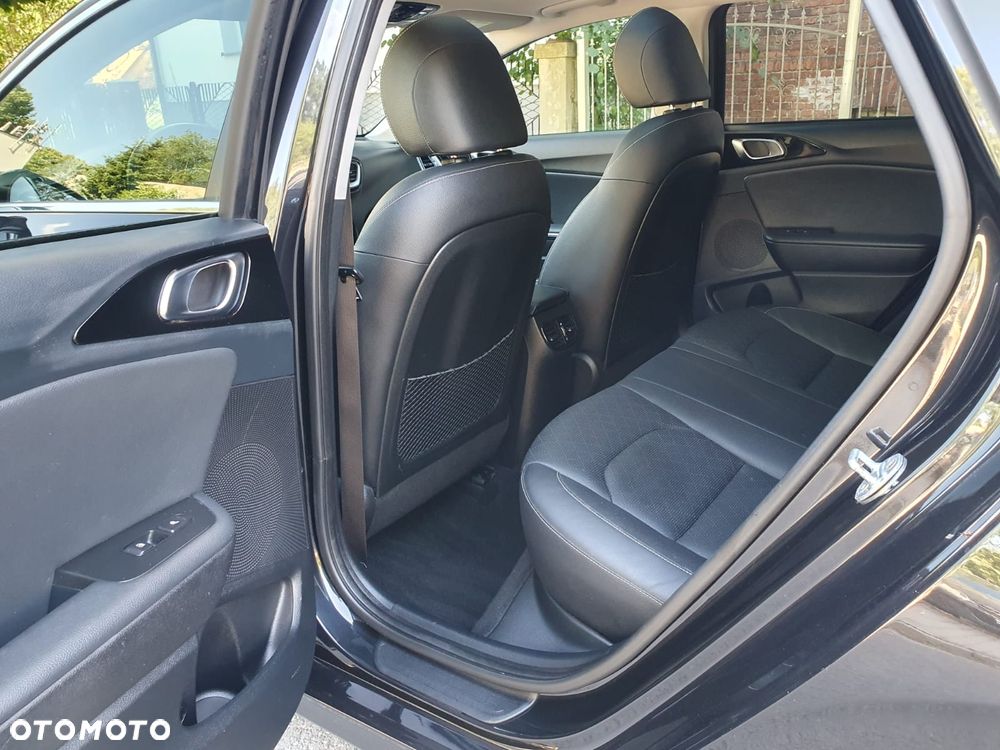 Kia Ceed 1.4 T-GDI DCT OPF Platinum Edition - 17