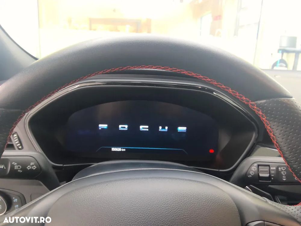 Ford Focus 1.0 EcoBoost Start-Stopp-System ST-LINE X - 6