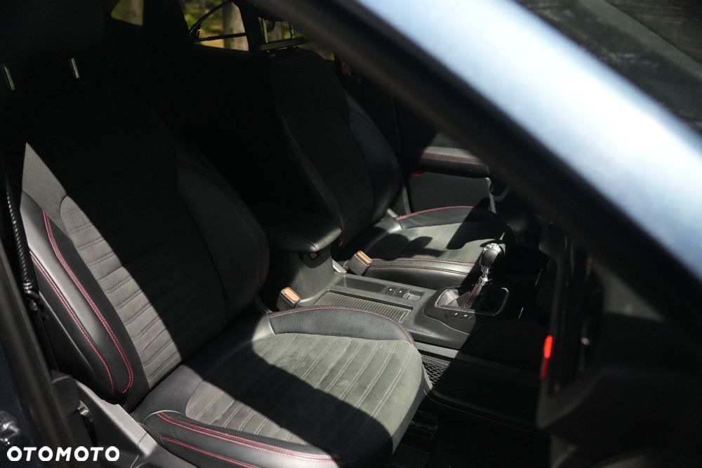 Ford Kuga 1.5 EcoBoost FWD ST-Line X - 31