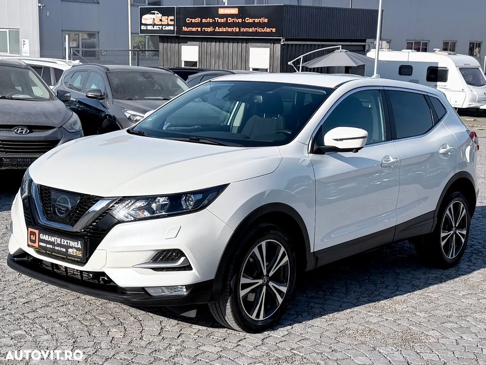 Nissan Qashqai 1.6 DCI Xtronic N-Connecta - 1