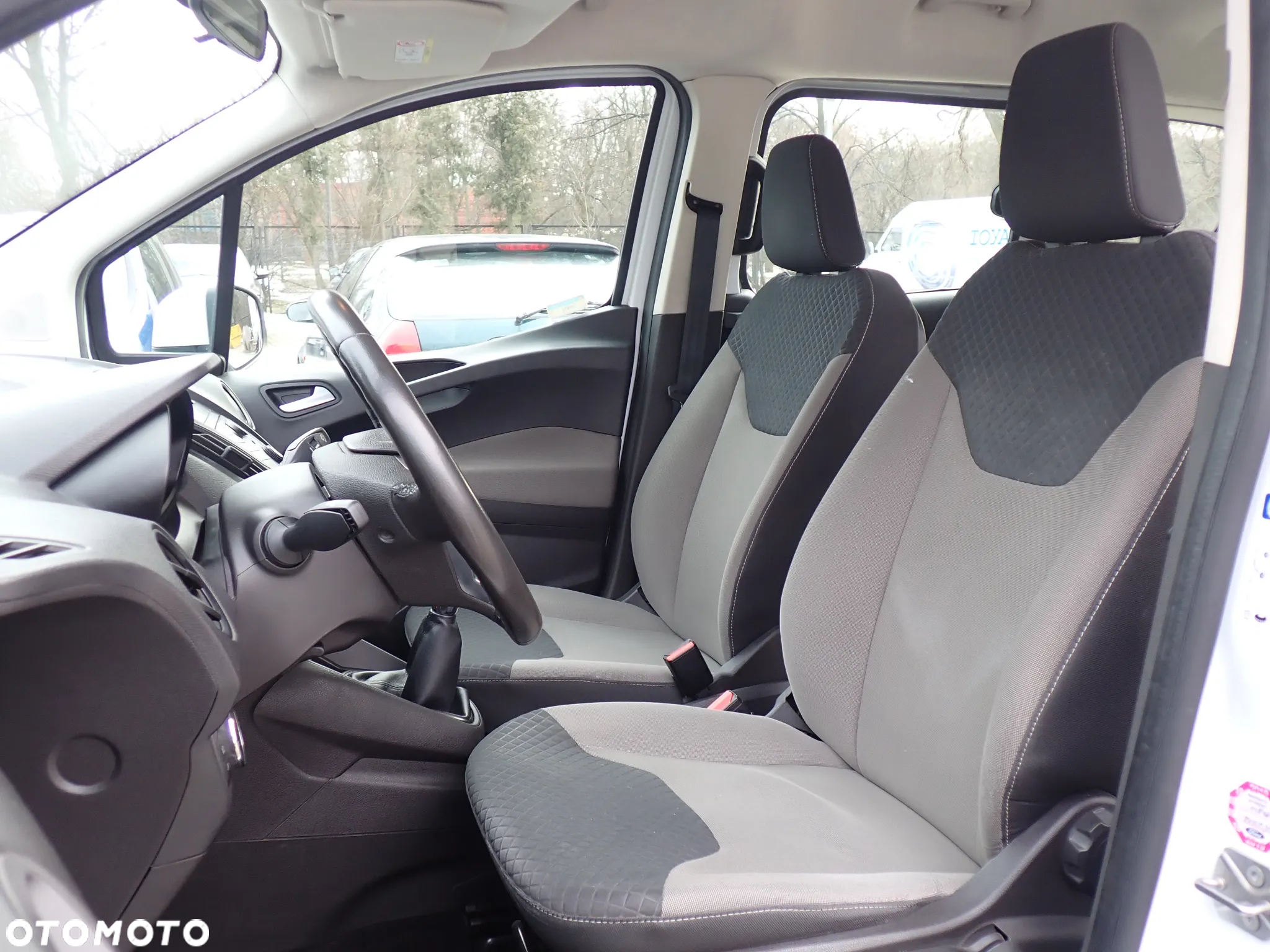 Ford Tourneo Courier 1.5 TDCi Trend - 22