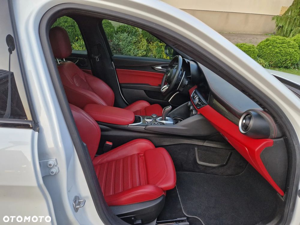 Alfa Romeo Giulia 2.0 Turbo 16V AT8 Veloce Ti - 7