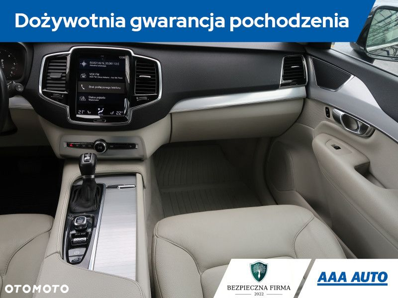 Volvo XC 90 - 9