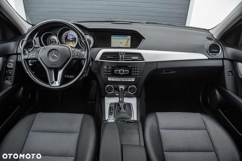 Mercedes-Benz Klasa C 200 T (BlueEFFICIENCY) 7G-TRONIC Avantgarde - 25