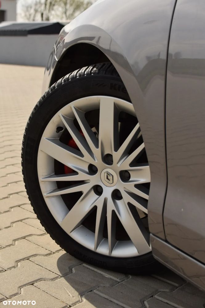 Renault Laguna 2.0T GT - 17