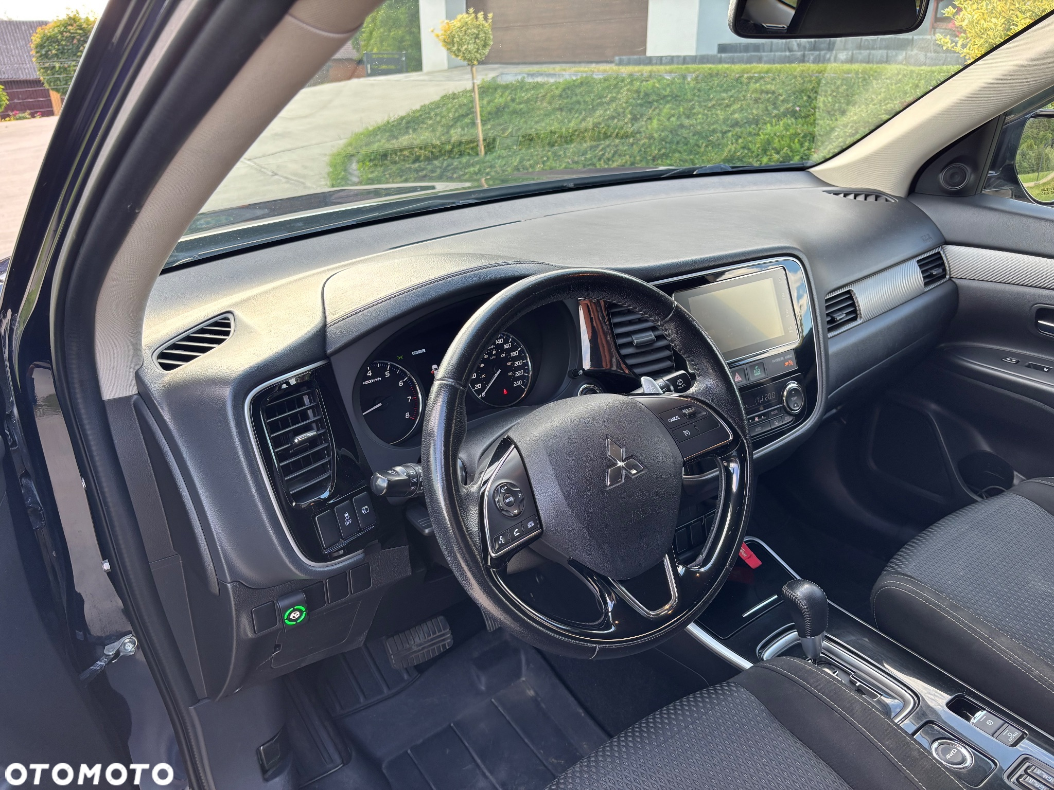 Mitsubishi Outlander - 9