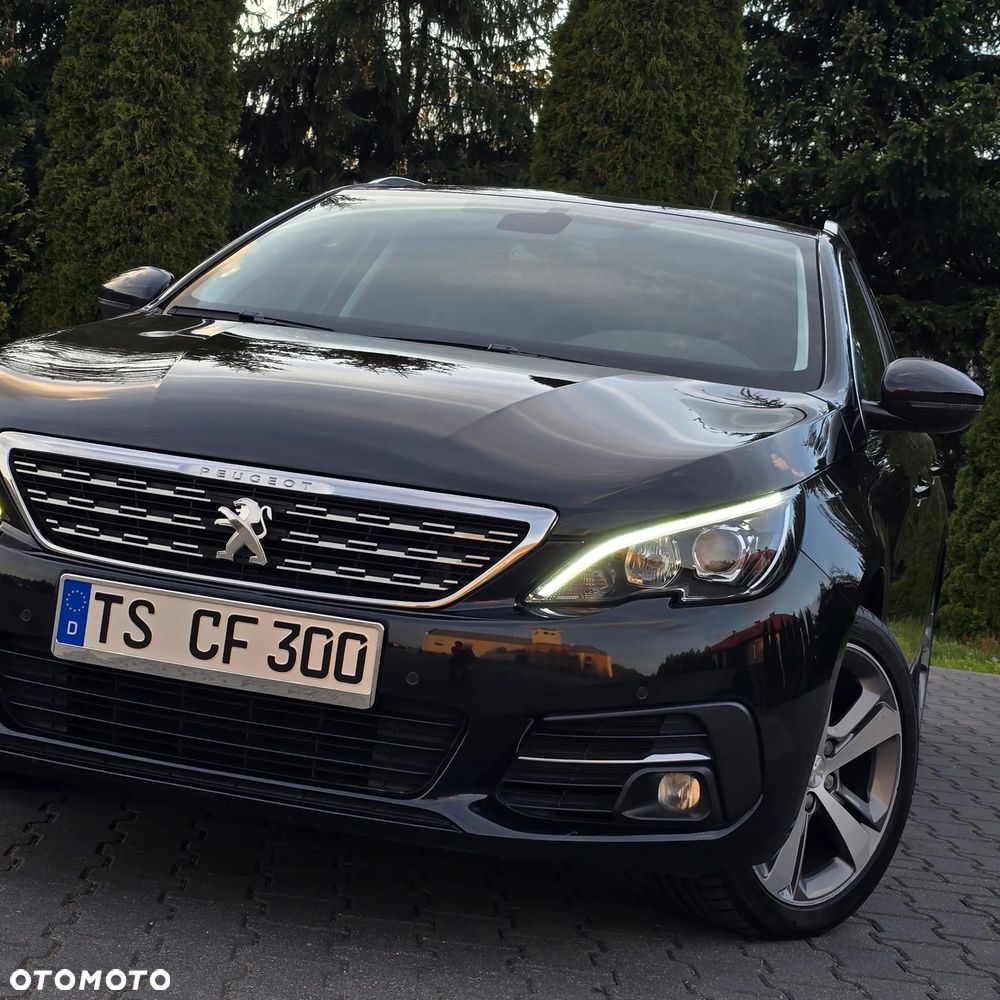 Peugeot 308 PureTech 130 GPF EAT8 Stop & Start Active Business-Paket - 5