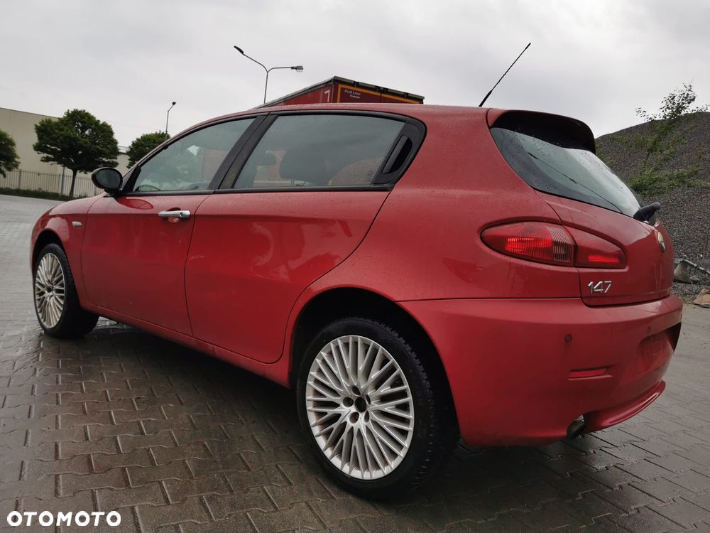 Alfa Romeo 147 1.9 JTDM 8V - 17
