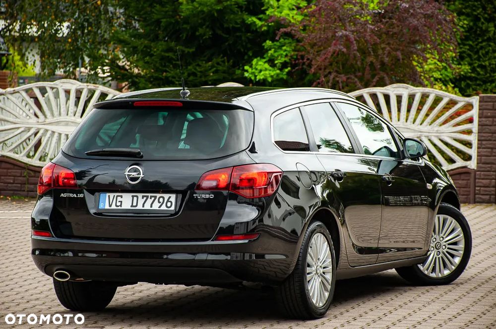 Opel Astra 1.6 Turbo Edition - 14