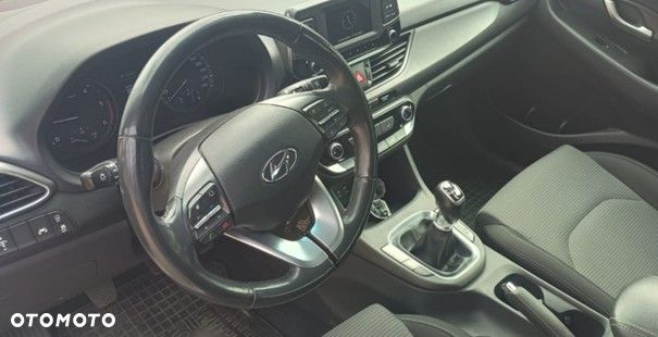 Hyundai i30 1.6 D Classic + - 4