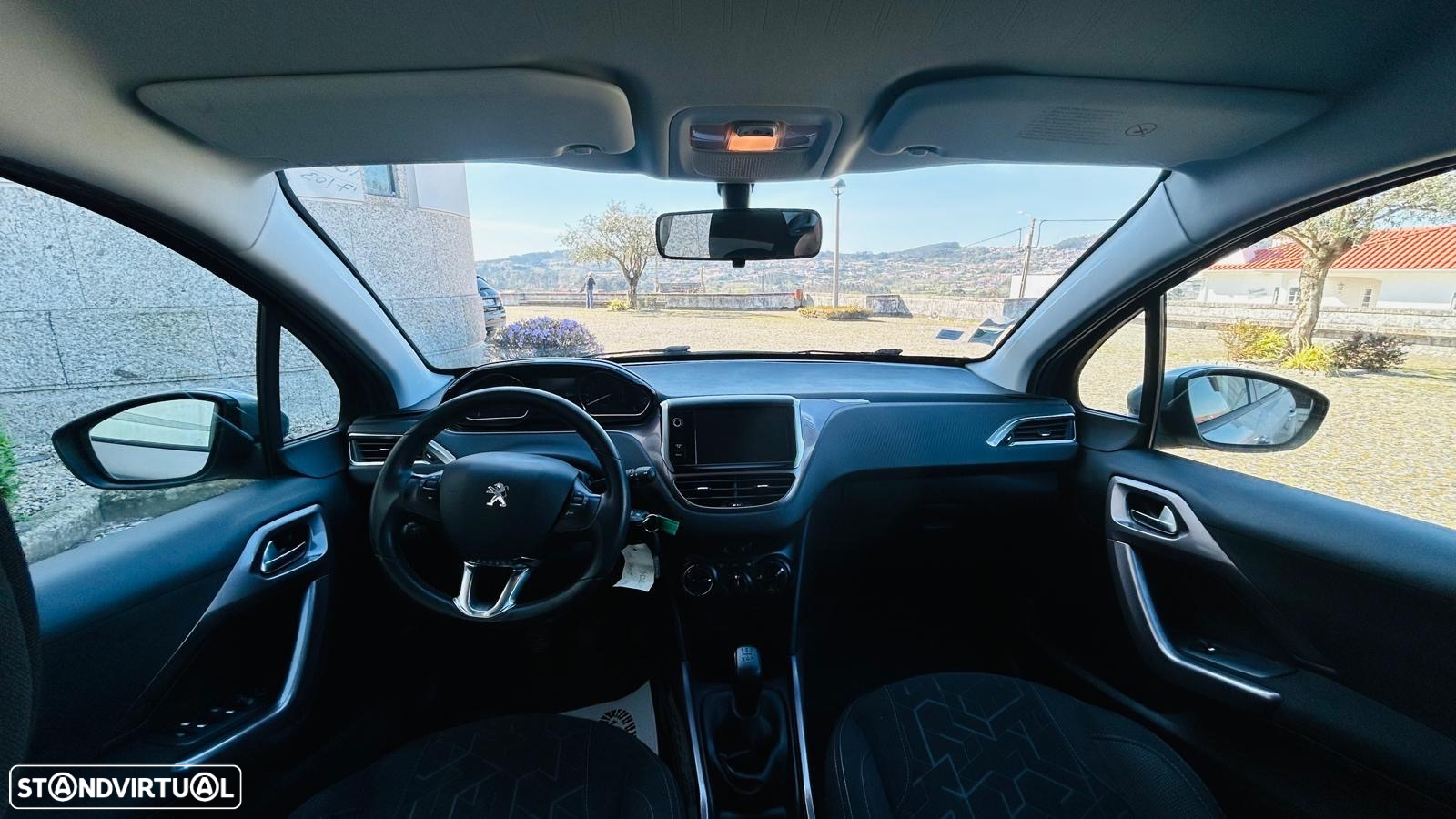 Peugeot 2008 1.2 PureTech Allure - 19