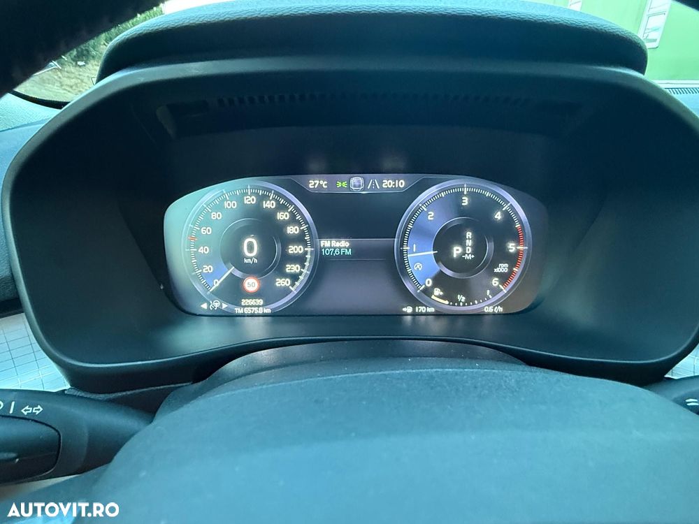 Volvo XC 40 D4 AWD Geartronic Momentum Pro - 16