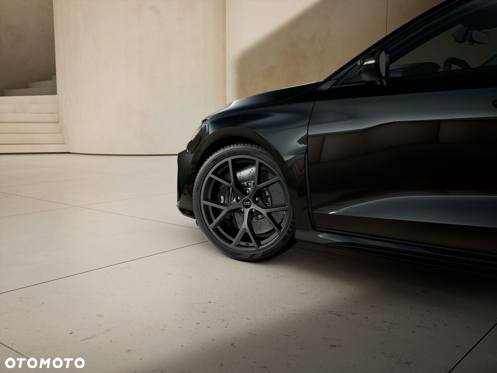 Audi RS3 Limousine - 4