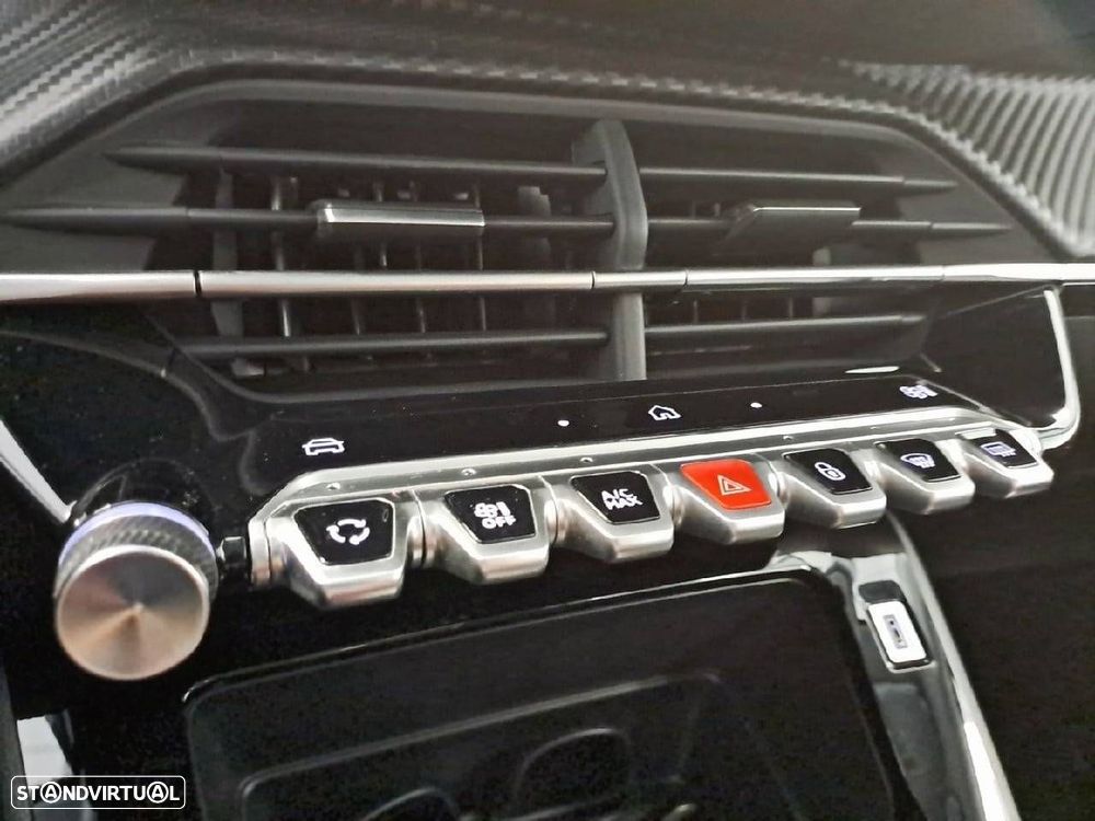 Peugeot 208 - 22
