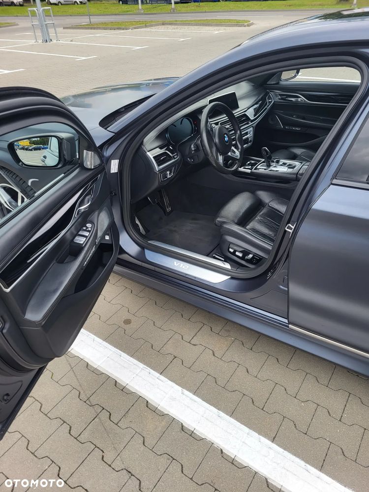 BMW Seria 7 M760Li xDrive - 11