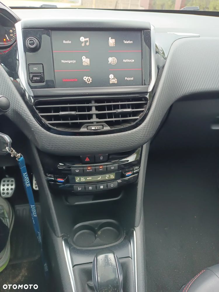 Peugeot 208 - 22