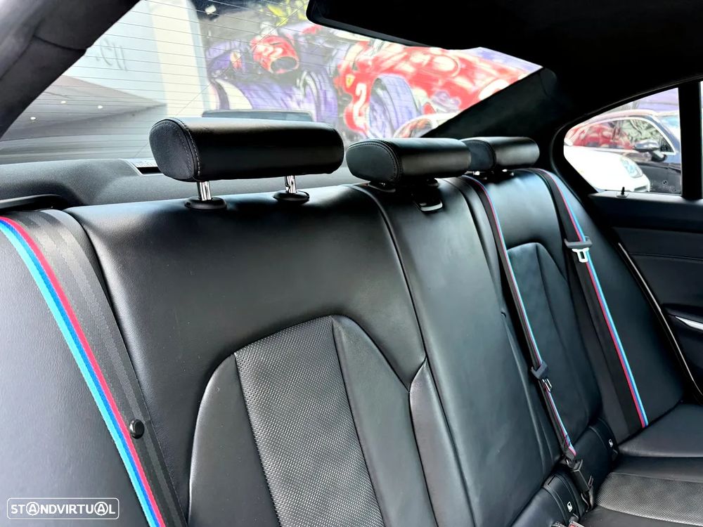 BMW M3 Competition xDrive - 34