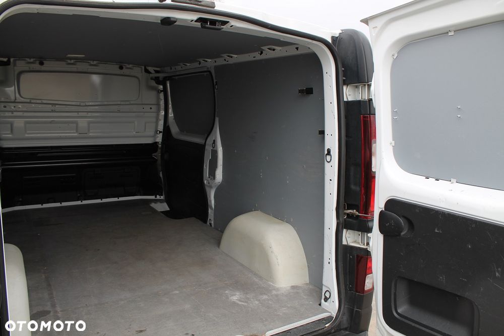 Opel Vivaro - 11