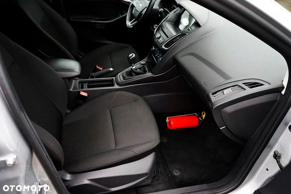 Ford Focus 1.5 TDCi SYNC Edition - 18