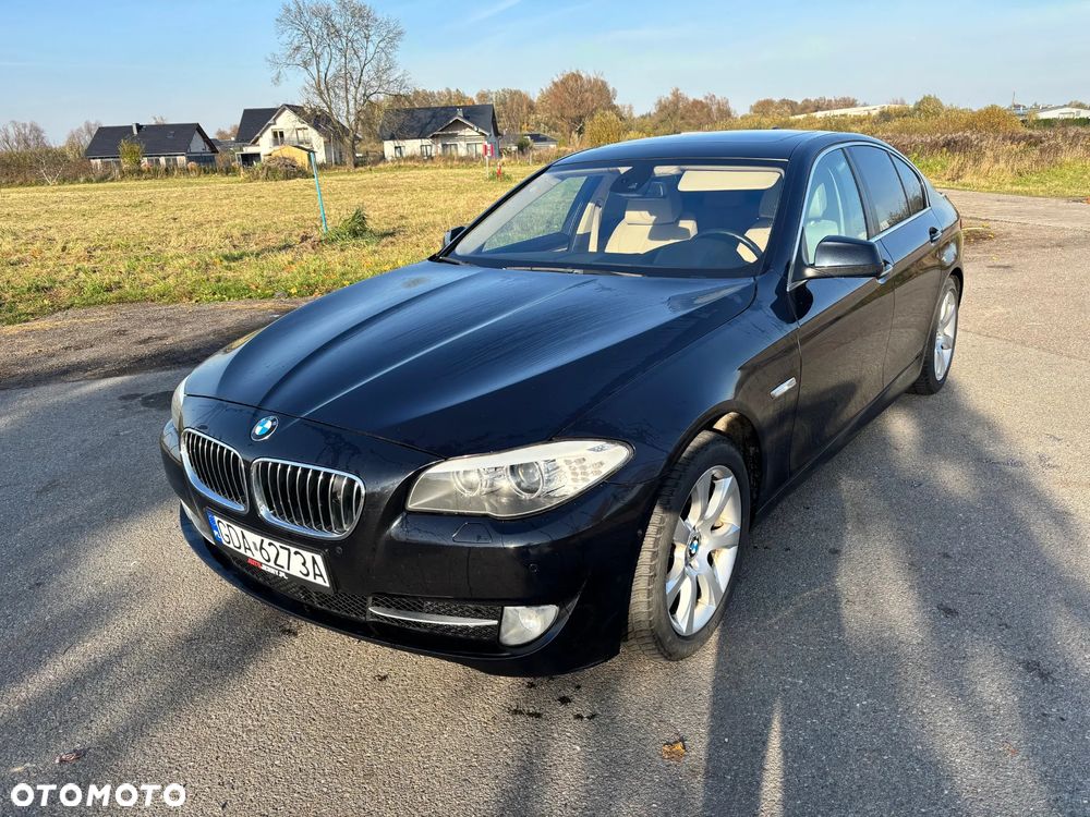 BMW Seria 5 550i - 1