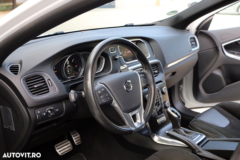 Volvo V40 D3 Aut. R-Design - 15