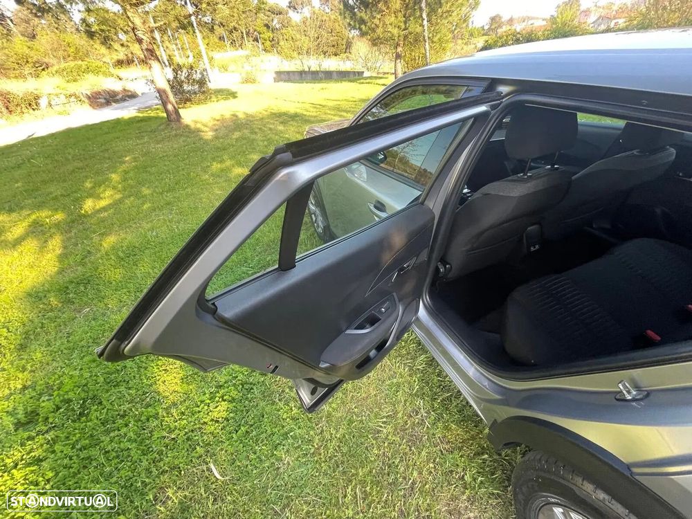 Peugeot e-2008 50 kWh Active - 10