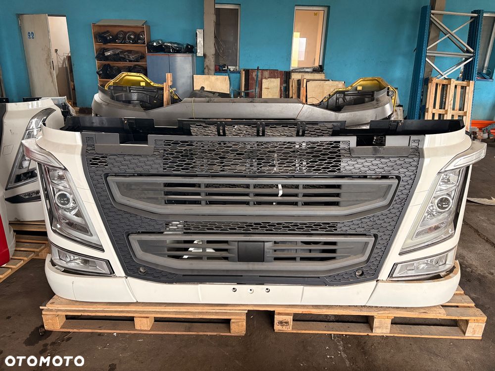 Przód z lampami grill okular atrapa Volvo FH4 biały - 1