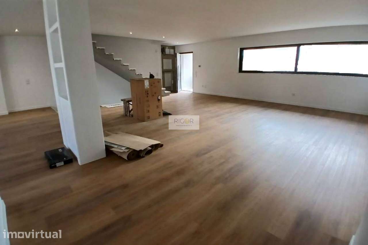 Moradia T3 de 3 frentes e jardim nova ao centro da Maia - Grande imagem: 3/29