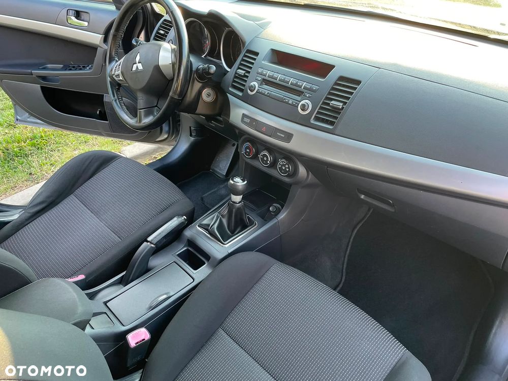 Mitsubishi Lancer 1.5 Inform - 21