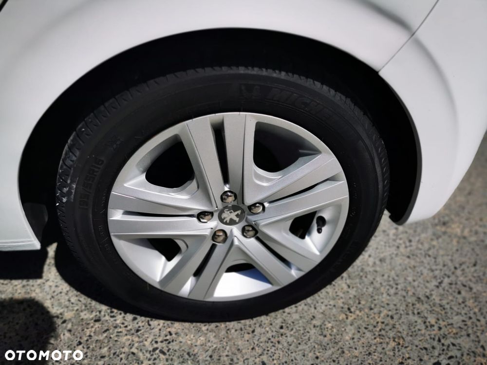 Peugeot 208 PureTech 82 Start & Stop Style - 25