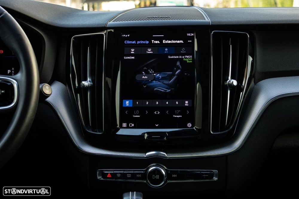 Volvo XC 60 2.0 B4 R-Design Geartronic - 34