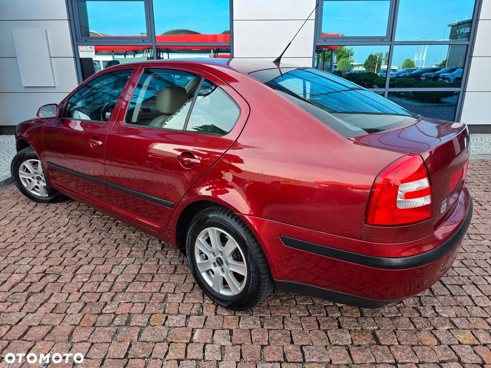 Skoda Octavia 1.6 Ambiente - 14