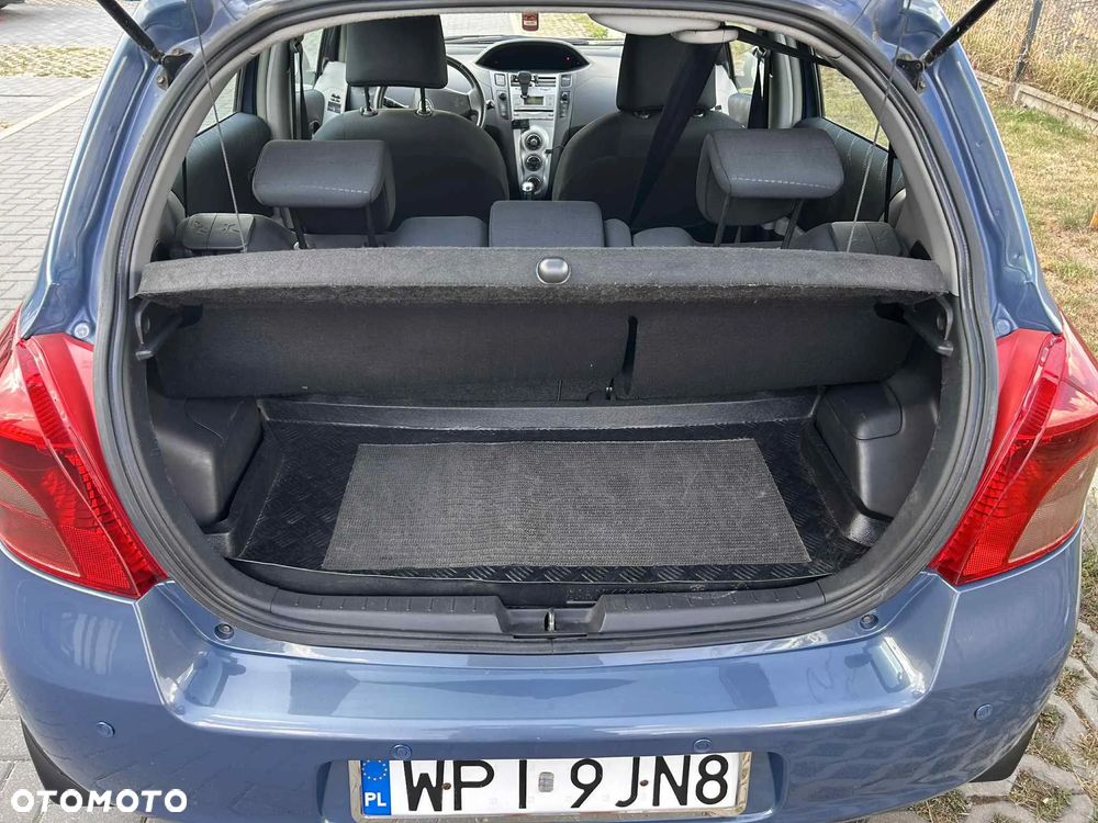 Toyota Yaris 1.3 Luna A/C - 12