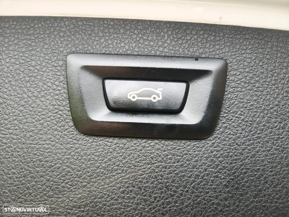 BMW 318 d Touring Pack M - 16