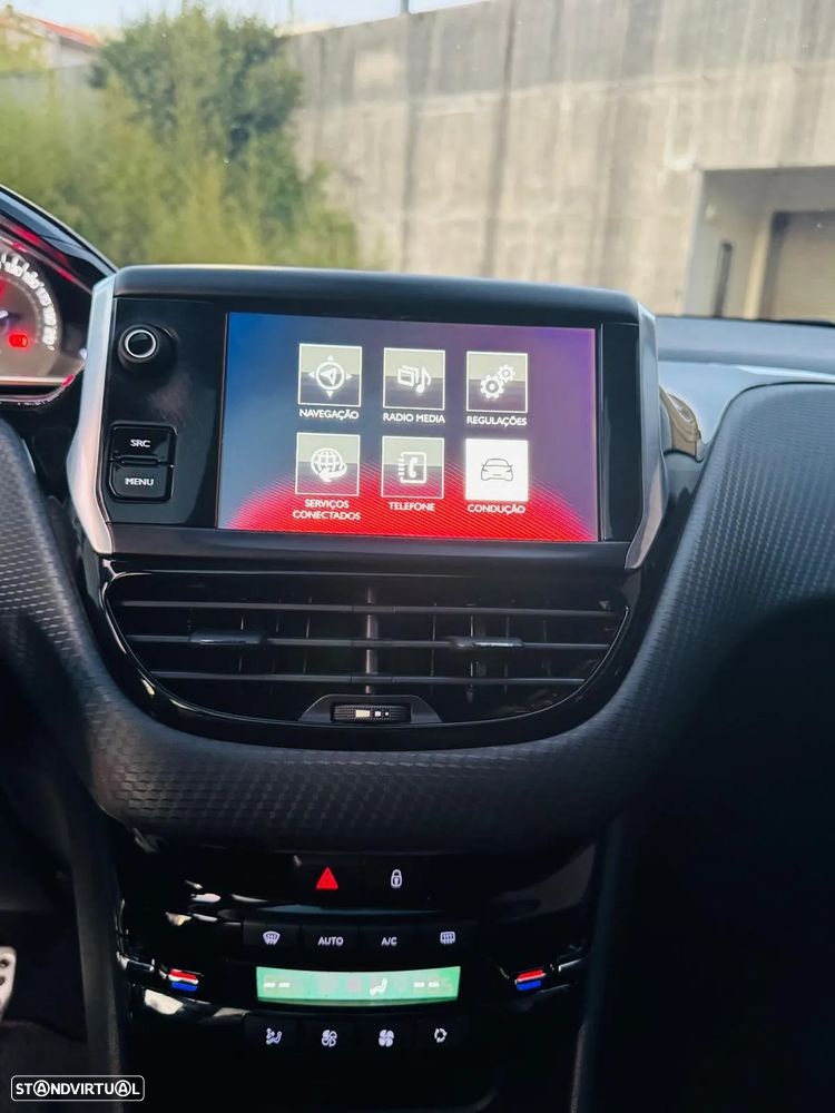 Peugeot 208 1.6 BlueHDi GT Line - 11