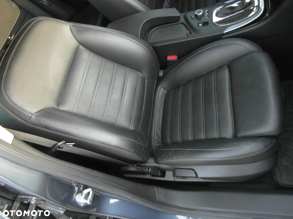 Opel Insignia 2.0 T Cosmo 4x4 - 19