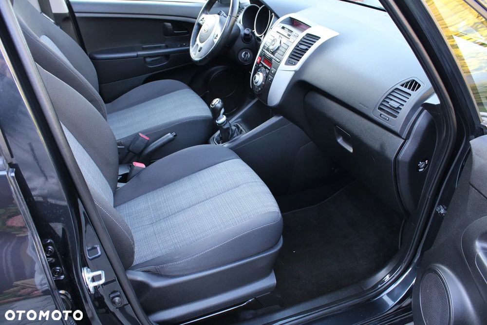 Kia Venga 1.6 CVVT Fifa World Cup Edition - 16