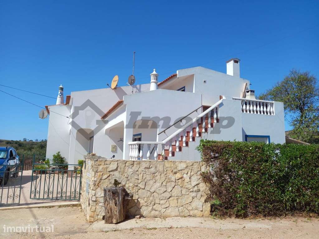 Moradia T3 com amplo terreno a 1,5 km da praia, Vila do Bispo - Grande imagem: 2/35