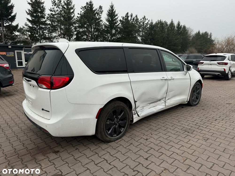 Chrysler Pacifica - 6