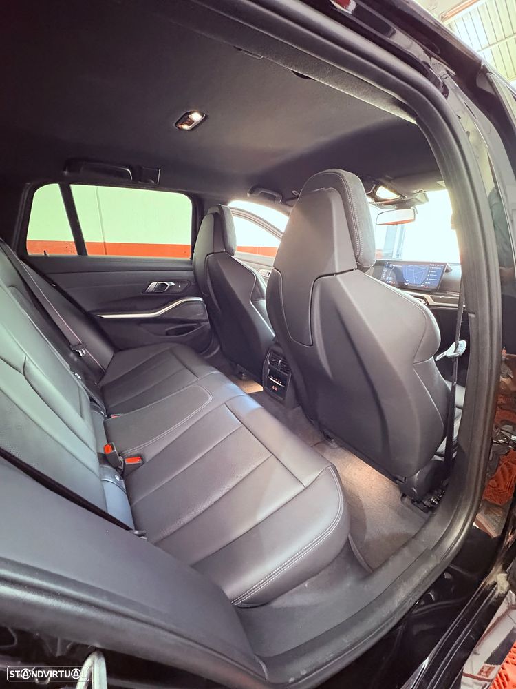 BMW M3 Competition xDrive - 17