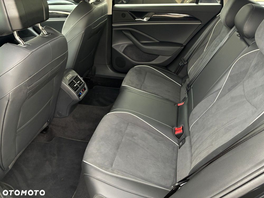Volkswagen Passat - 30