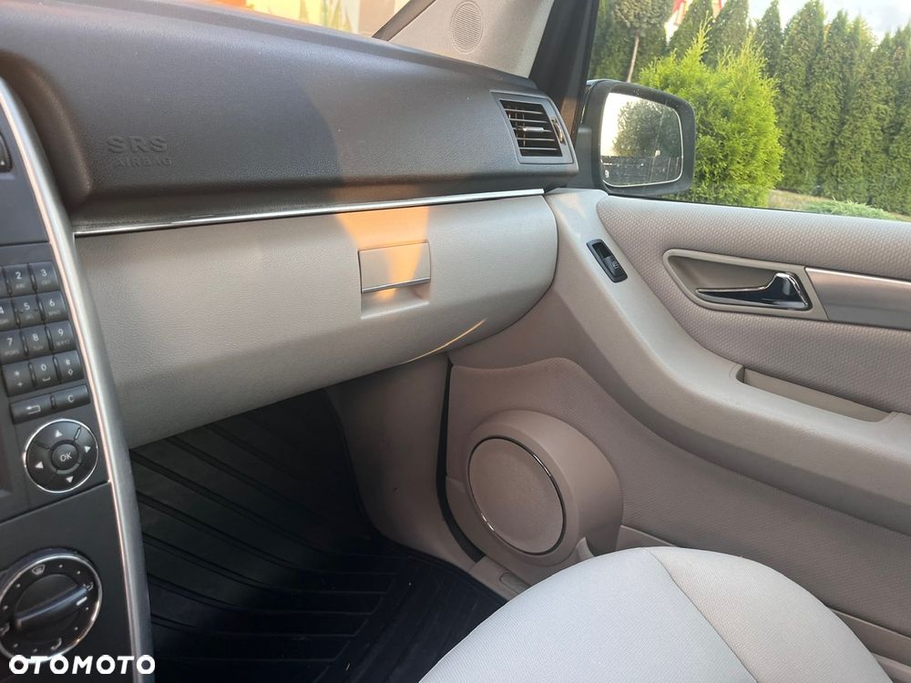 Mercedes-Benz Klasa B 180 CDI DPF Special Edition - 18
