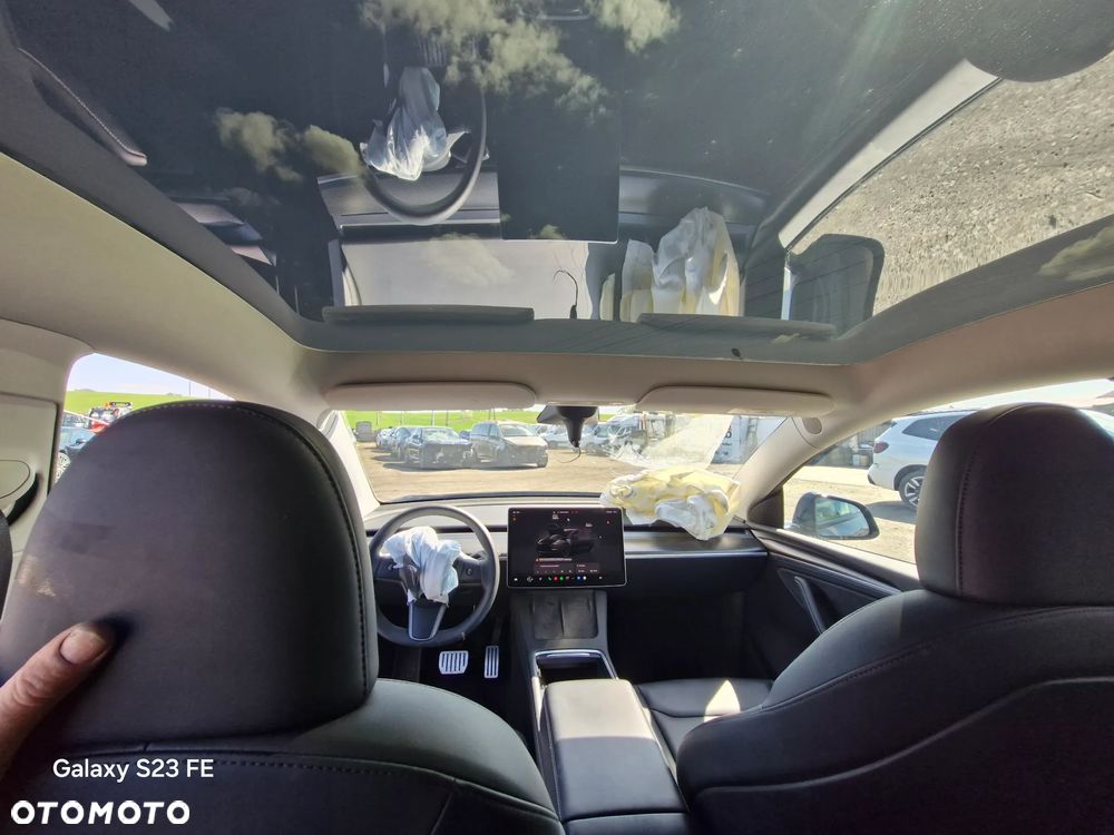 Tesla Model Y Performance Dual Motor AWD - 16