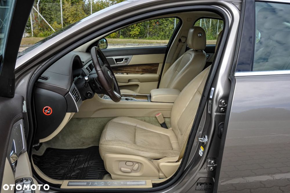 Jaguar XF 3.0 V6 D S Premium Luxury - 7
