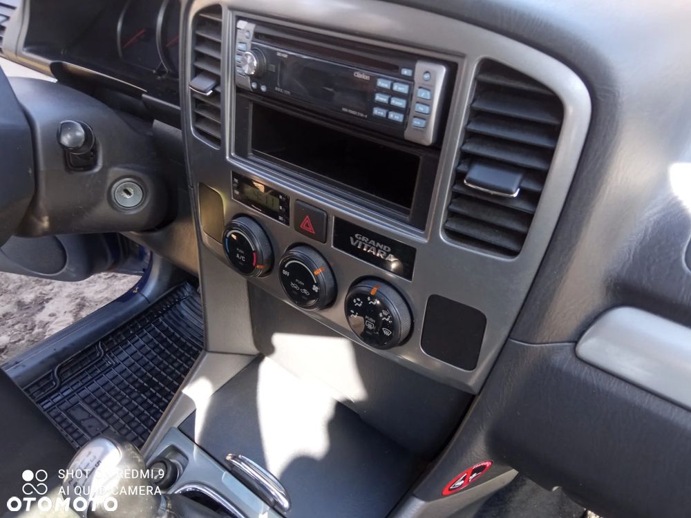 Suzuki Grand Vitara 2.0 - 17