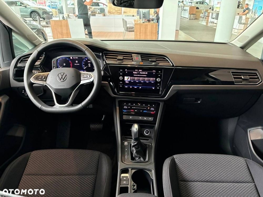 Volkswagen Touran - 10