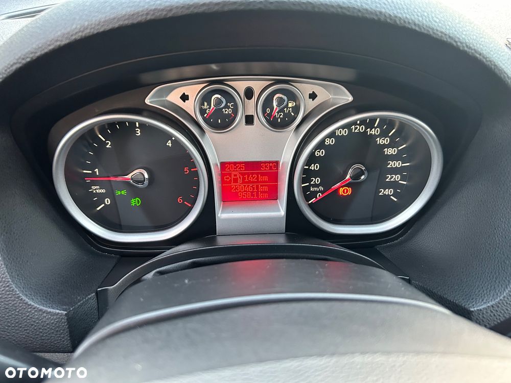 Ford Kuga 2.0 TDCi 4x4 Titanium - 27