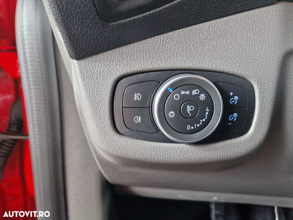 Ford Tourneo Connect - 17